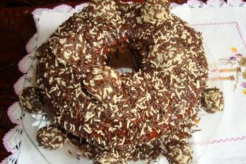Bolo de formigueiro com brigadeiro branco