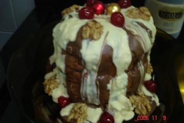 Panetone recheado em camadas