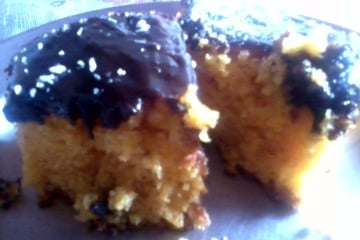 Bolo De Cenoura Com Calda De Chocolate no Liquidificador