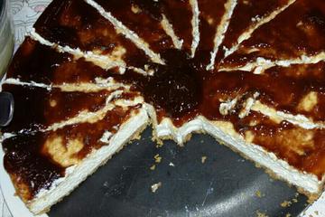 Torta cheesecake com ricota e goiabada