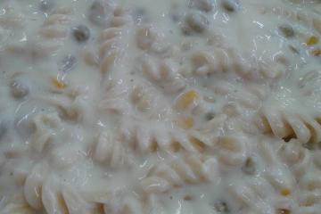 Molho branco com ervilha e milho