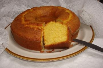 Receita de Bolo de Fubá com Erva Doce