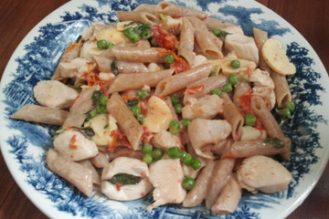 Penne integral light com frango