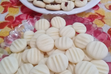 Biscoito de amido de milho e leite condensado fácil