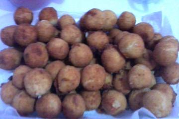 Bolinha de queijo de festa