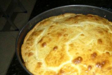 Torta salgada de liquidificador com sobras de pernil