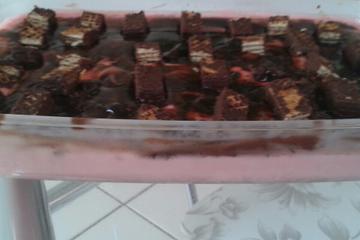 Mousse Simples de Morango com Chocolate