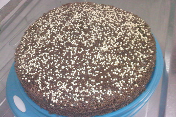 Bolo trufado de brigadeiro branco e preto