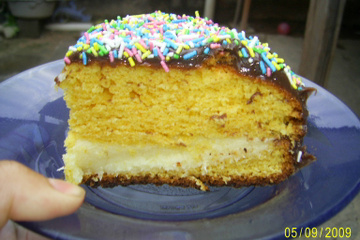 Bolo de cenoura recheado