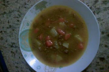 Sopa leve de proteína de soja com legumes