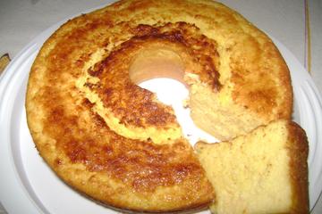 Bolo de milho com leite condensado amor perfeito