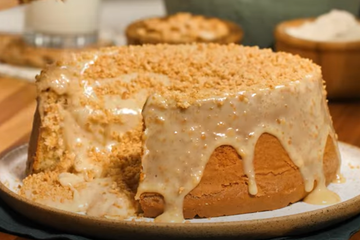 Quem prova, aprova: sempre faço esse bolo de amendoim na Festa Junina do meu bairro e rola até briga pelo último pedaço