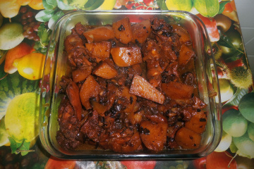 Frango com cebola queimada