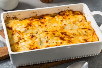 Escondidinho de bacalhau gratinado ao molho branco com ponto certo de sal