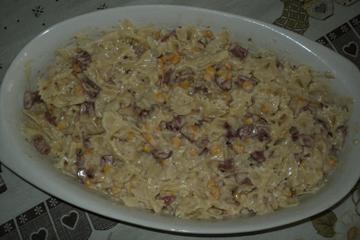 Farfalle com calabresa