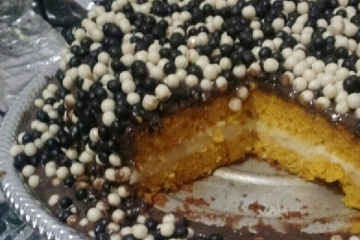 Bolo de cenoura recheado