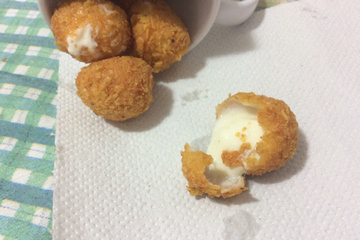 Petisco de mussarela de búfala com doritos