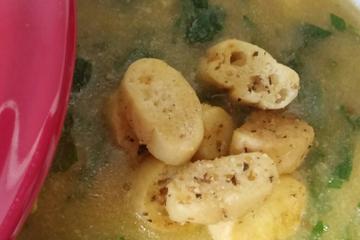 Caldo de fubá com couve e linguiça toscana