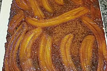 BOLO DE BANANA CARAMELIZADA (INVERTIDO), DE LIQUIDIFICADOR