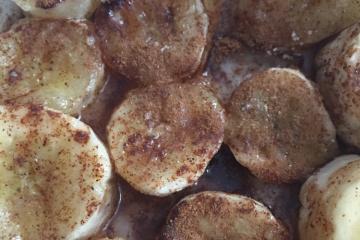 Banana de microondas com canela e açúcar