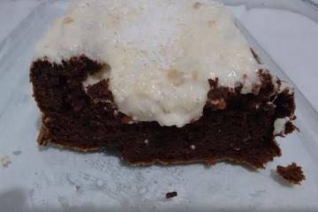 Bolo de cacau e biomassa de banana verde