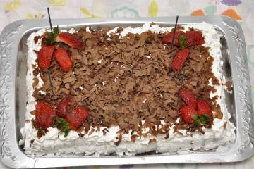 Bolo de morango e chocolate