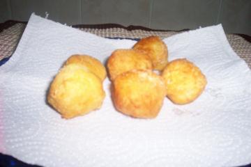 Bolinho de batata e queijo