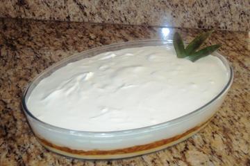 Torta cremosa de abacaxi