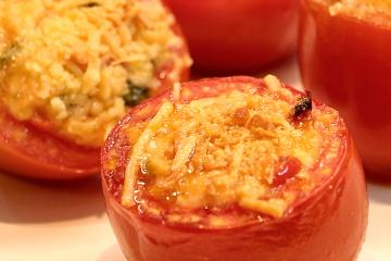 Tomates gratinados com salmão