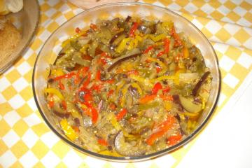 Salada de berinjela e pimentão