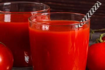 Suco de tomate natural