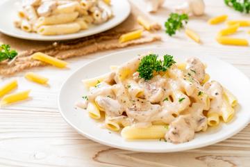 Macarrão ao creme de leite