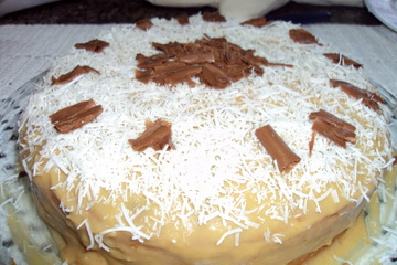 Bolo de coco com gotas de chocolate