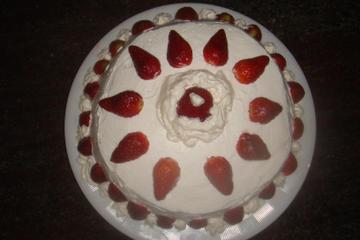 Torta de morango com chantilly