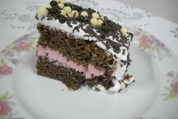 Bolo de chocolate com mousse de danoninho