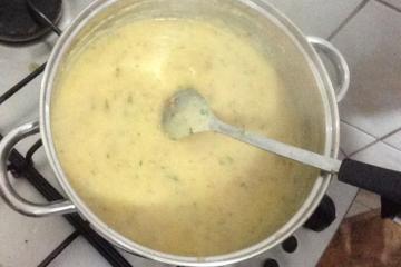 Sopa da fubá com lingüiça
