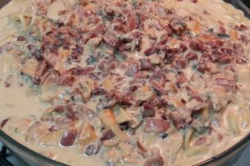 Macarrão aos 4 queijos e bacon
