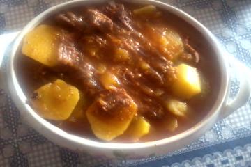 Carne de panela com batata