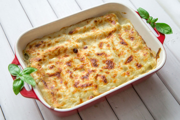 Canelone de frango com creme de milho