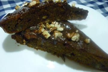 Bolo de açaí e nozes