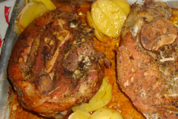 Pernil assado com batatas
