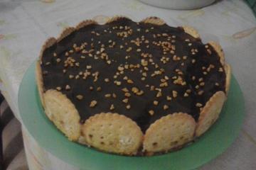 Torta de bolacha com amendoim