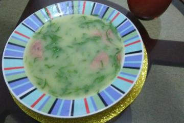 Caldo verde com calabresa defumada