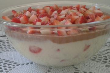 Sobremesa chococreme com morango