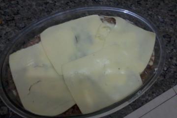 Escondidinho de mandioca com carne moída