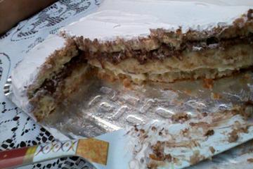 Bolo com recheio de limão e chocolate