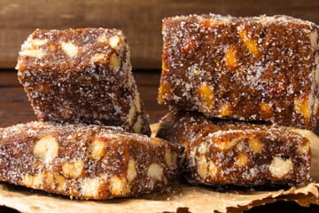 Pé de moça com chocolate meio amargo que não fica enjoativo