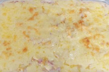 Macarrão ao molho branco com presunto