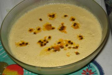 Mousse de maracujá consistente