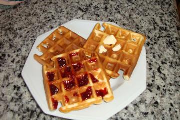 Waffles esponjosos (para wafflera eléctrica) Receta de Magui- Cookpad